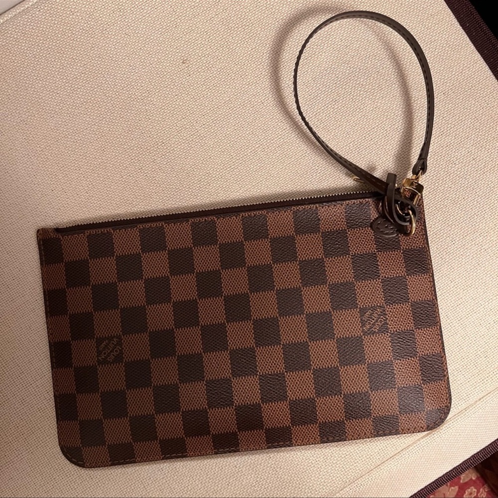 Louis Vuitton Damier Neverfull Pouch/Clutch- BRAND NEW